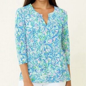 WORN ONCE Lilly Pulitzer Size Small UPF 50+ Chilly Top Floral Beach Resort Shirt